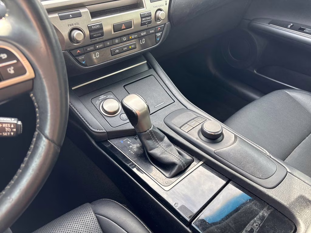 2016 Silver Lexus ES 350 FWD Sedan