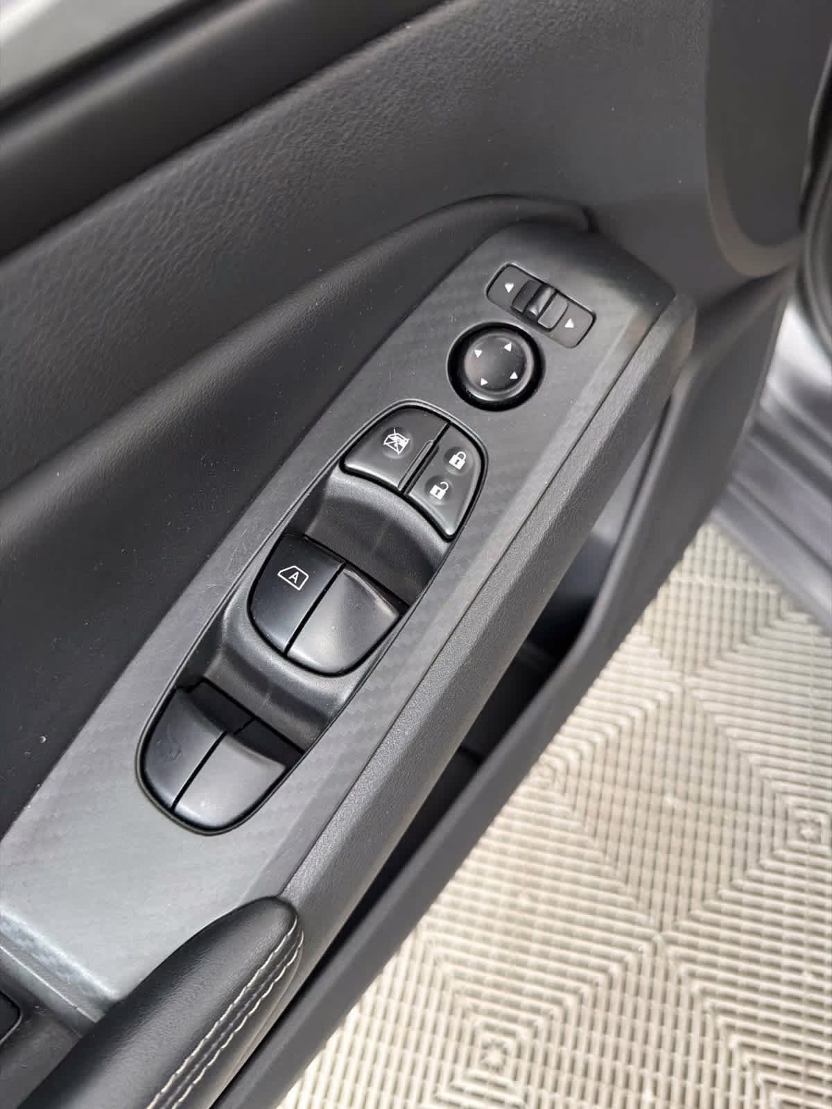 2024 Gun Metallic Nissan Altima 2.5 SV FWD Sedan