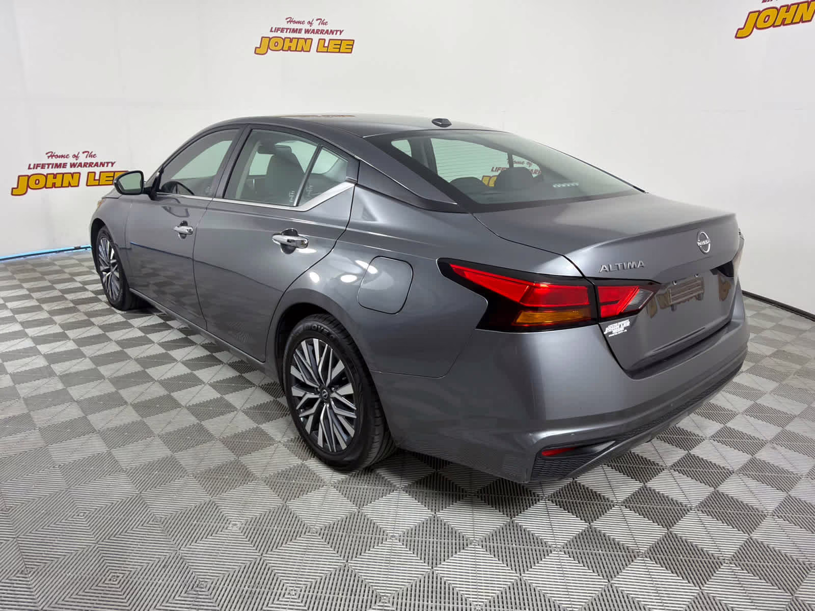 2024 Gun Metallic Nissan Altima 2.5 SV FWD Sedan