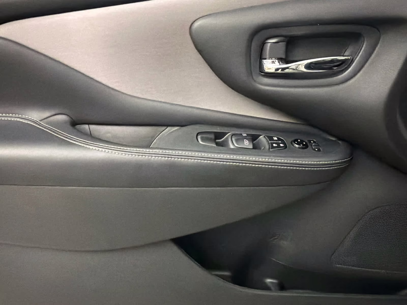 2024 Pearl White Tricoat Nissan Murano SV AWD SUV