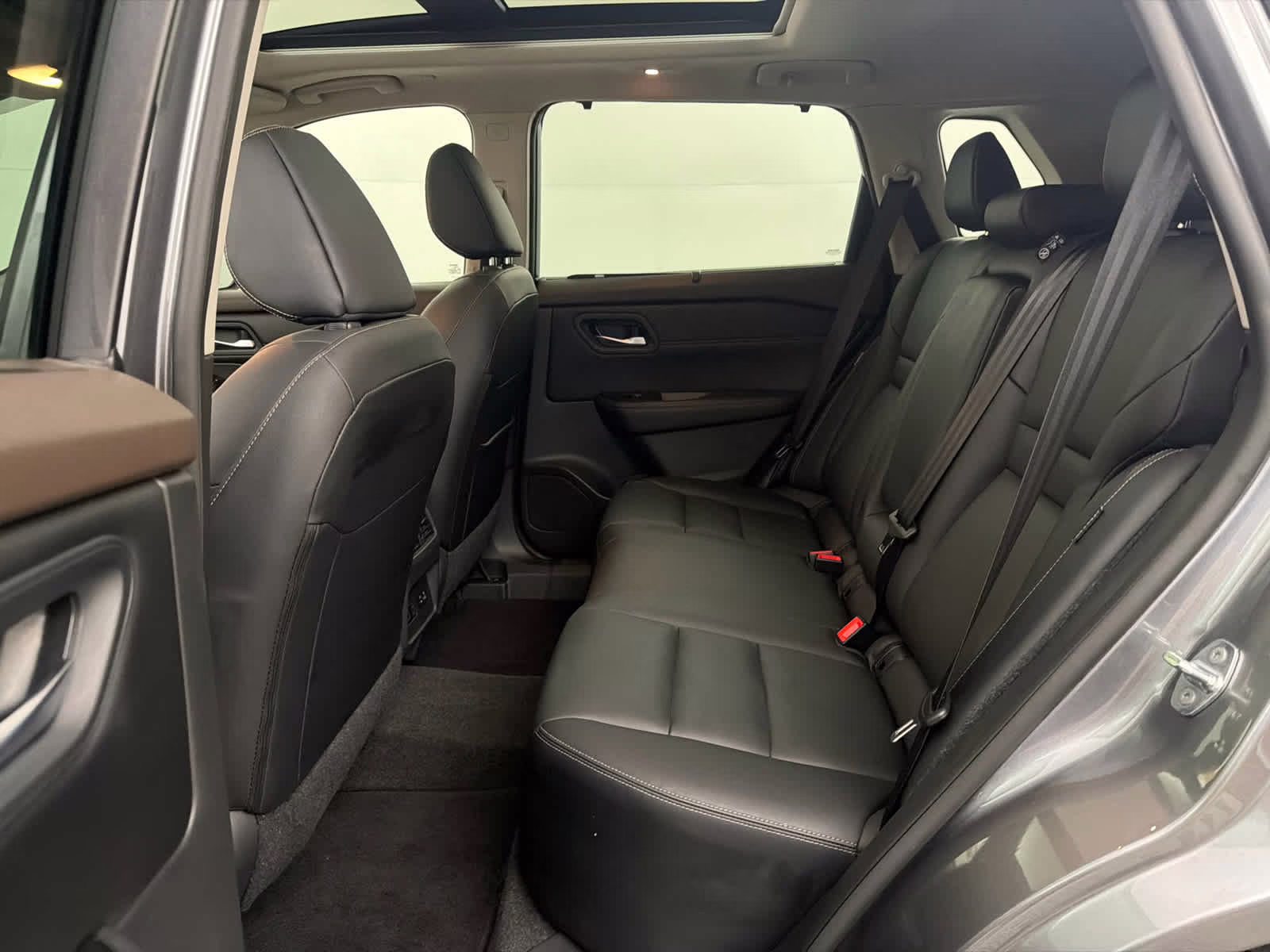 2023 Gun Metallic Nissan Rogue SL FWD SUV