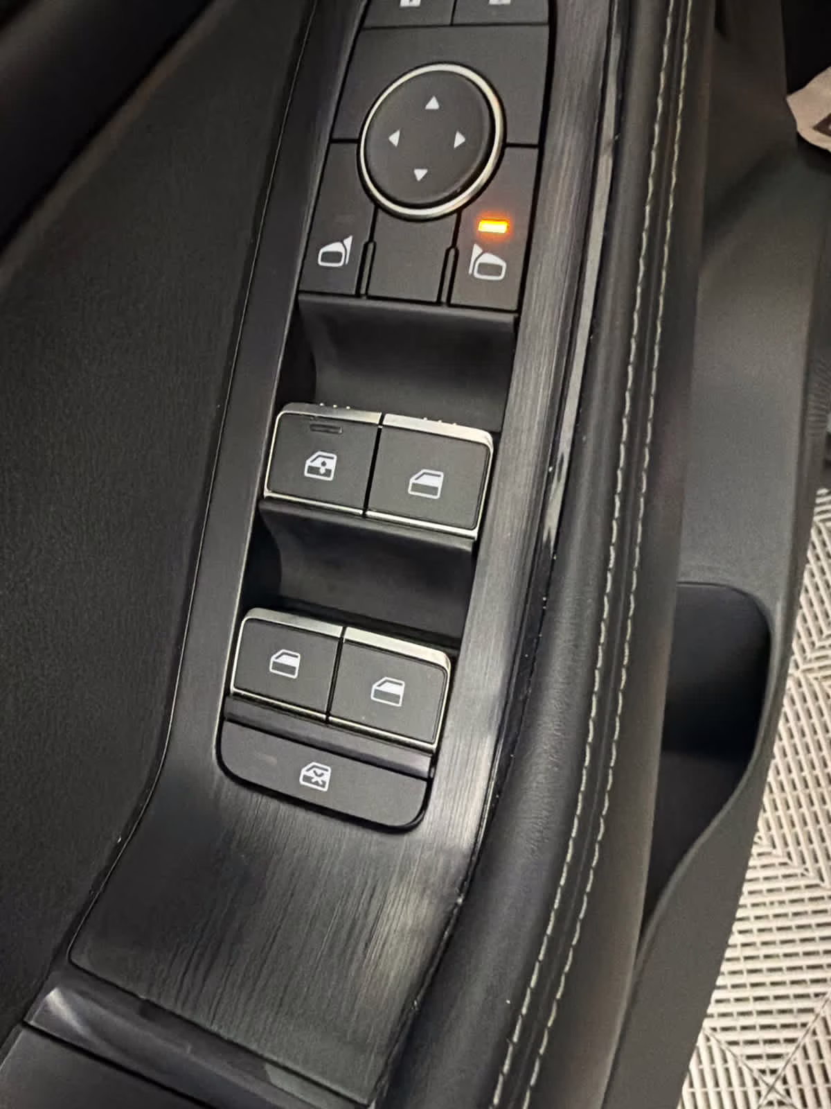 2023 Gun Metallic Nissan Rogue SL FWD SUV