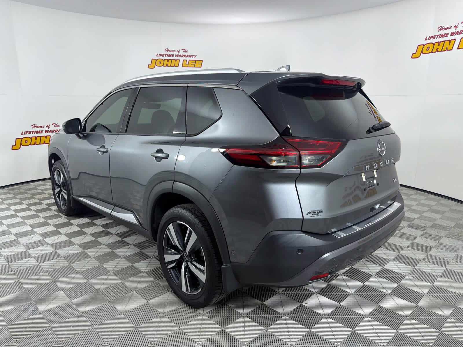 2023 Gun Metallic Nissan Rogue SL FWD SUV