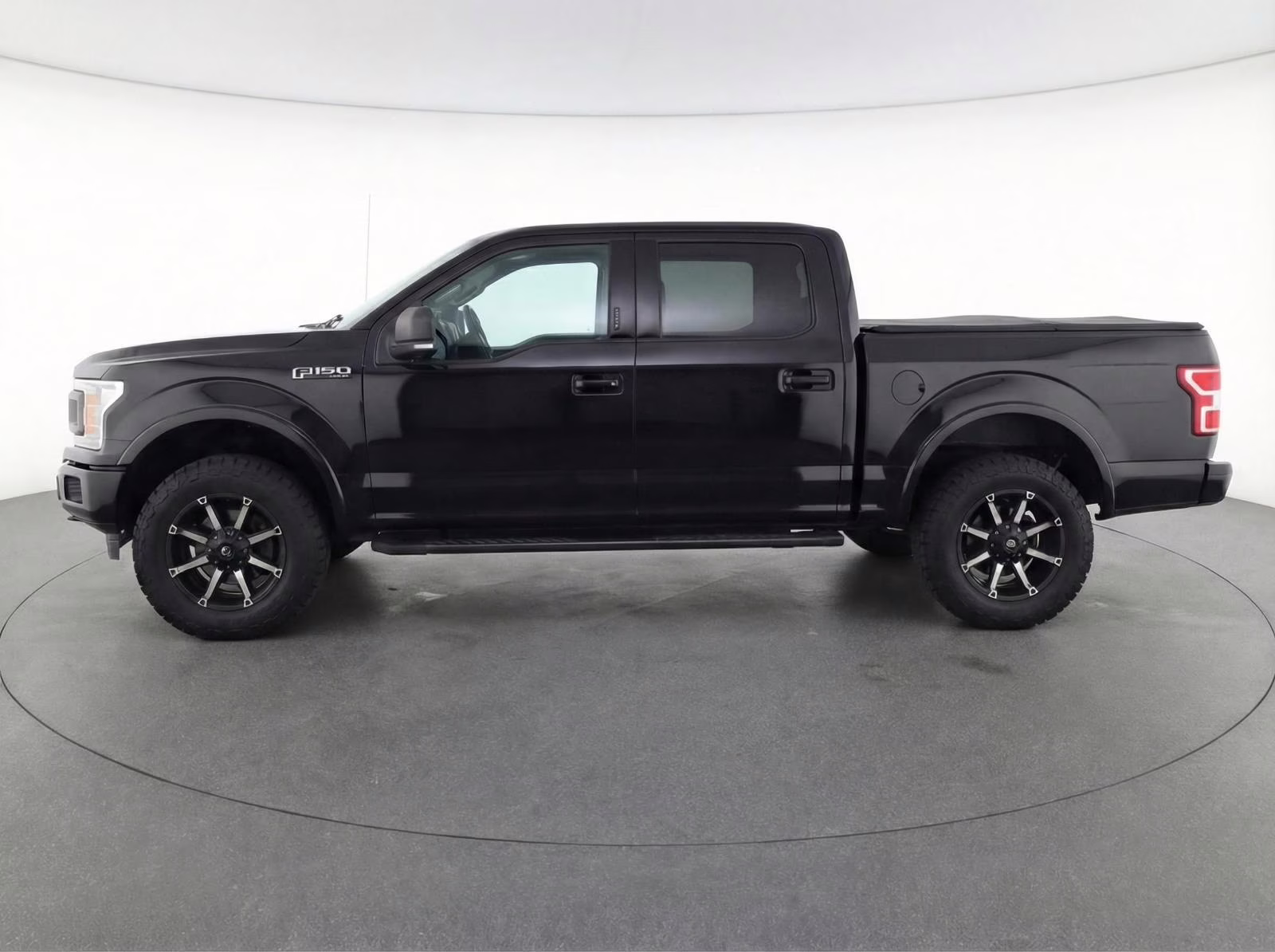2018 Shadow Black Ford F-150 XLT 4X4 Truck