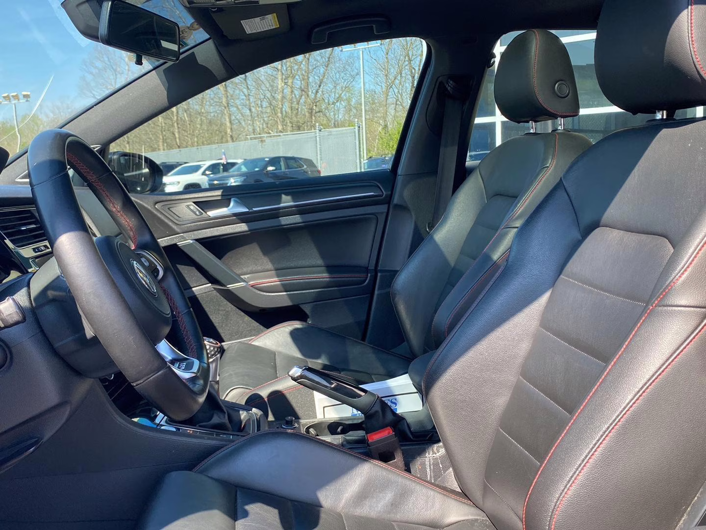 2019 Deep Black Pearl Volkswagen Golf GTI SE FWD Hatchback