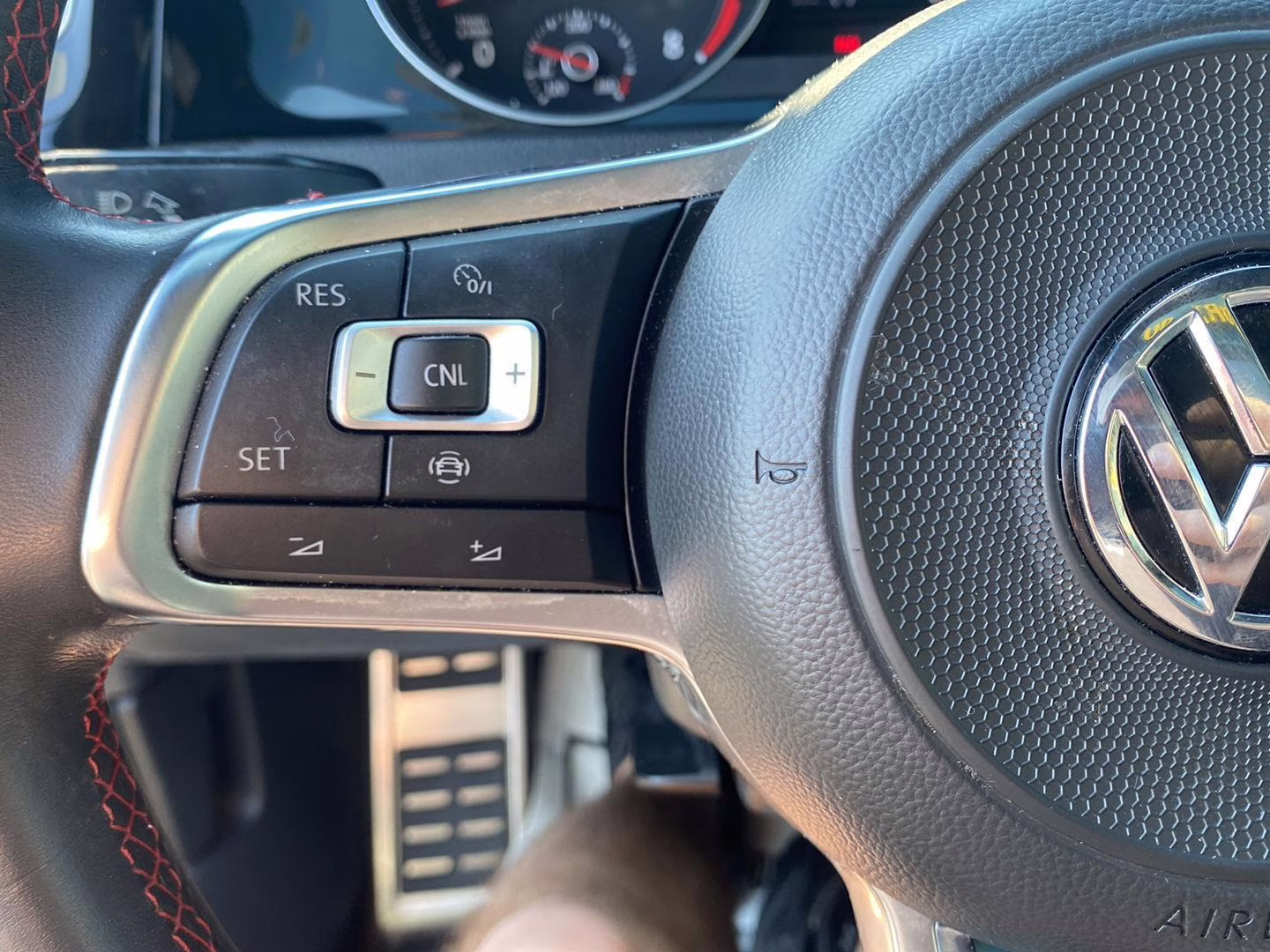 2019 Deep Black Pearl Volkswagen Golf GTI SE FWD Hatchback