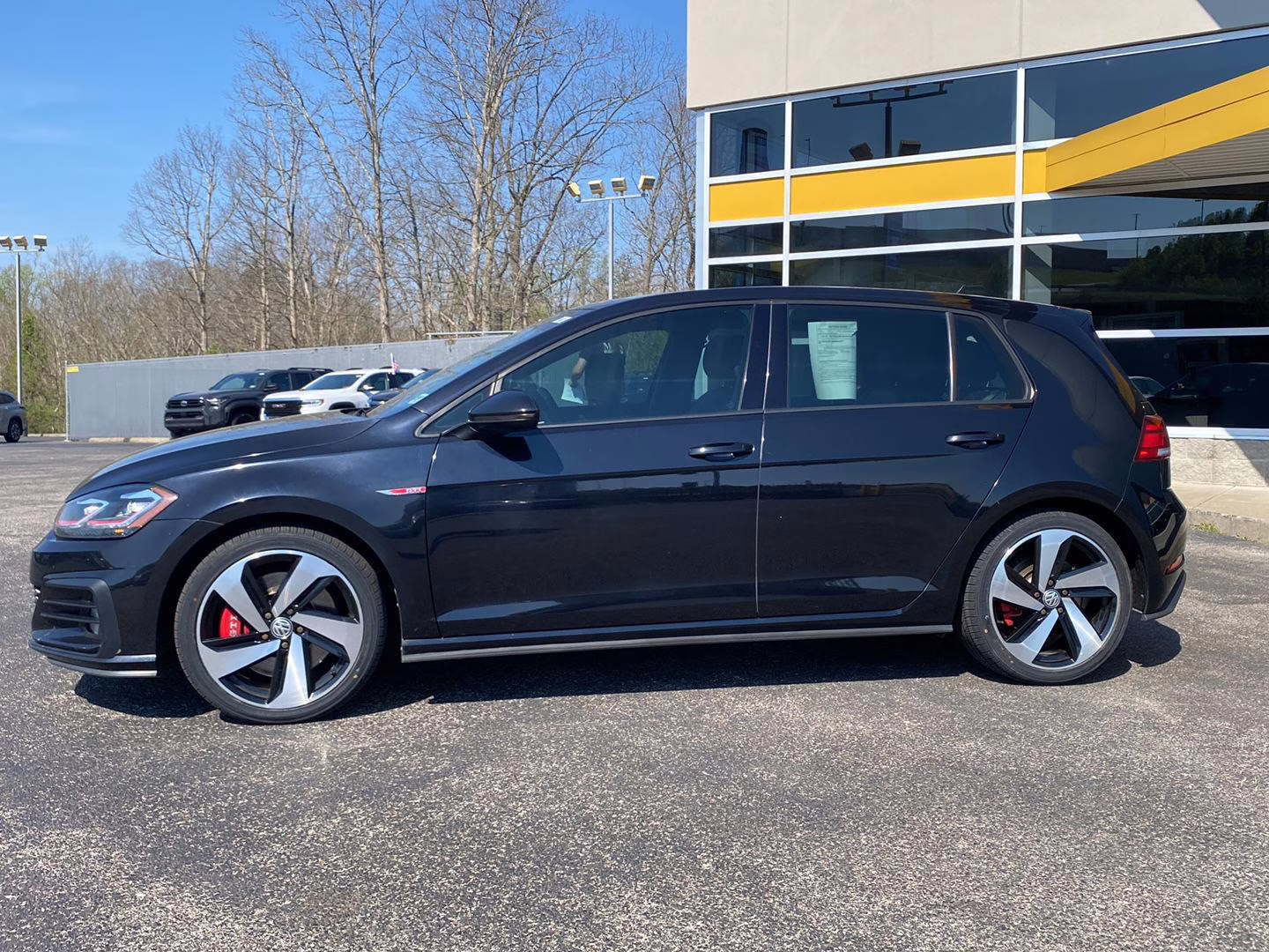 2019 Deep Black Pearl Volkswagen Golf GTI SE FWD Hatchback