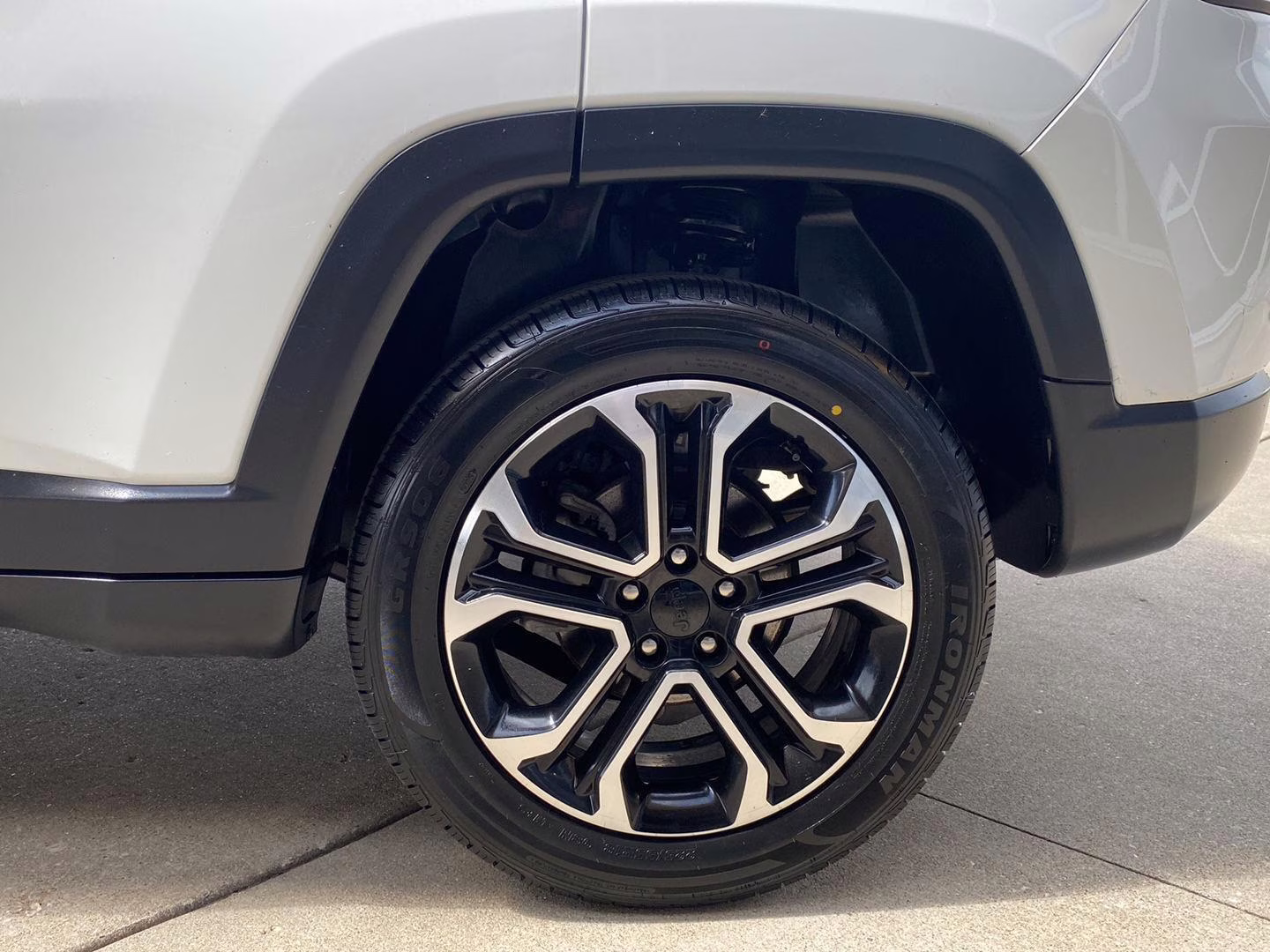 2023 Bright White Clearcoat Jeep Compass Limited 4X4 SUV