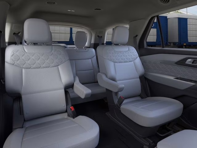 2026 Star White Metallic Tri-Coat Ford Explorer Platinum 4X4 SUV