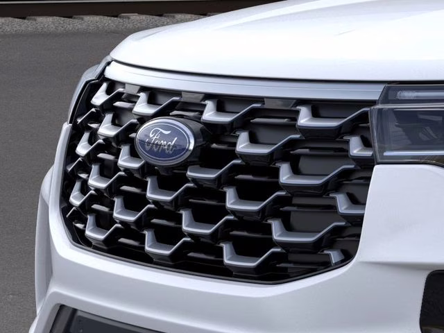 2026 Star White Metallic Tri-Coat Ford Explorer Platinum 4X4 SUV