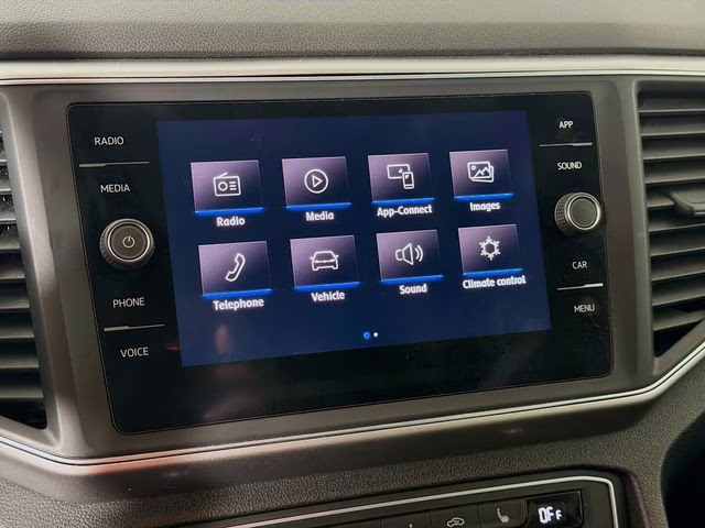 2019 Blue Metallic Volkswagen Atlas 3.6L V6 SE w/Technology FWD SUV