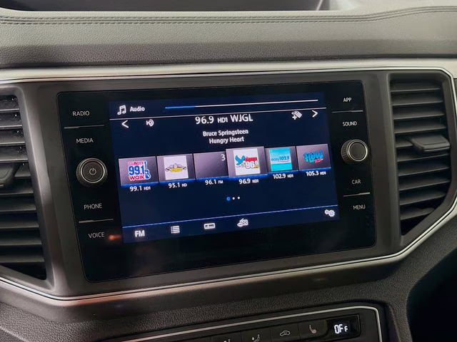 2019 Blue Metallic Volkswagen Atlas 3.6L V6 SE w/Technology FWD SUV