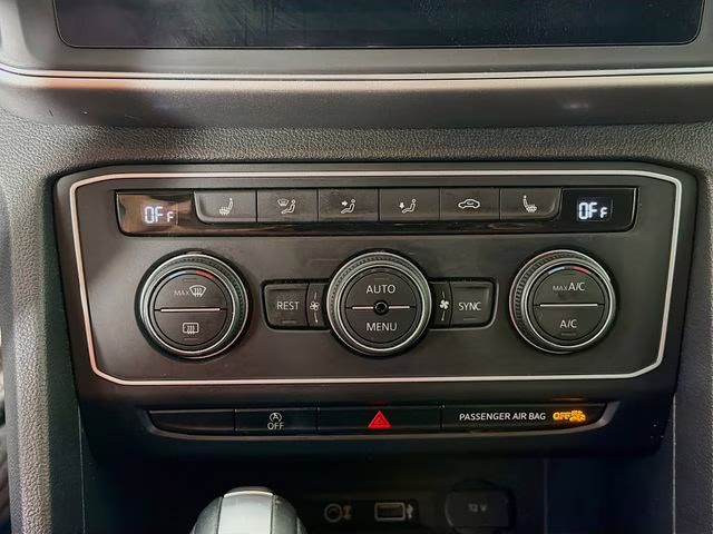 2019 Blue Metallic Volkswagen Atlas 3.6L V6 SE w/Technology FWD SUV