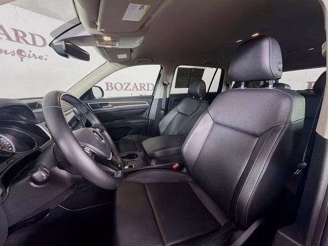 2019 Blue Metallic Volkswagen Atlas 3.6L V6 SE w/Technology FWD SUV