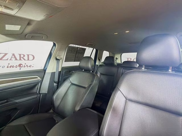 2019 Blue Metallic Volkswagen Atlas 3.6L V6 SE w/Technology FWD SUV
