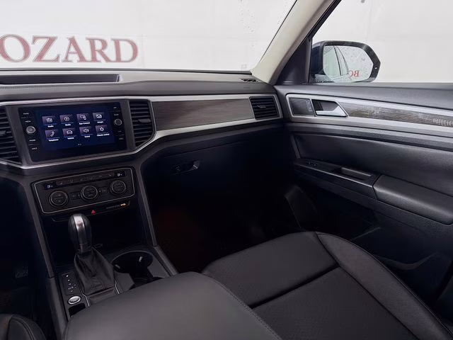 2019 Blue Metallic Volkswagen Atlas 3.6L V6 SE w/Technology FWD SUV