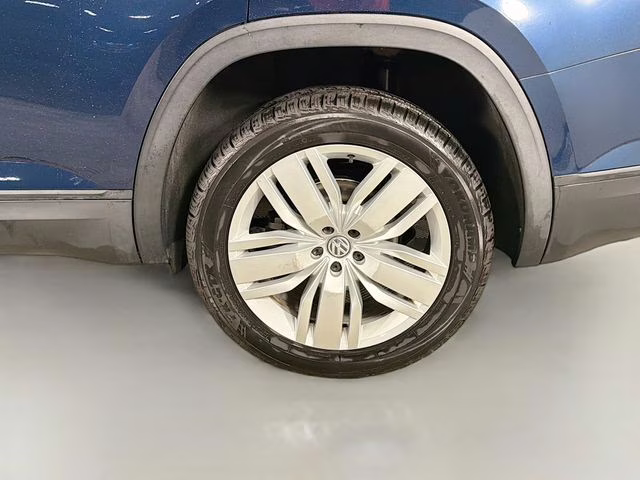 2019 Blue Metallic Volkswagen Atlas 3.6L V6 SE w/Technology FWD SUV