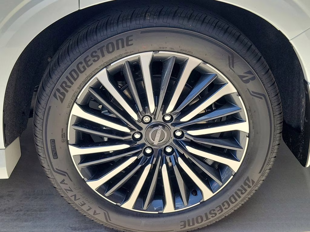 2026 White Pearl Nissan Armada Platinum Reserve 4X4 SUV