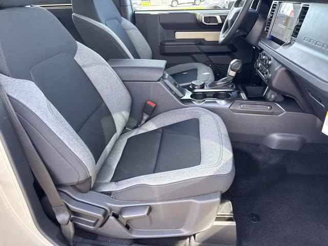 2026 Desert Sand Ford Bronco Base 4X4 SUV