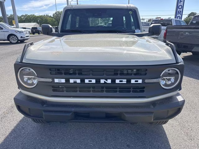 2026 Desert Sand Ford Bronco Base 4X4 SUV