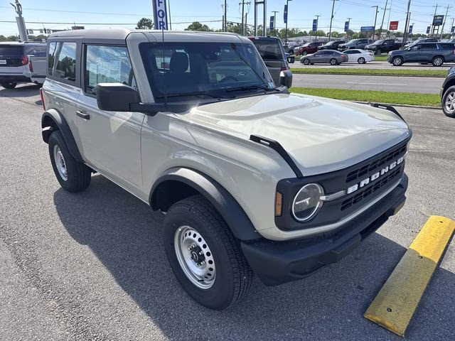 2026 Desert Sand Ford Bronco Base 4X4 SUV