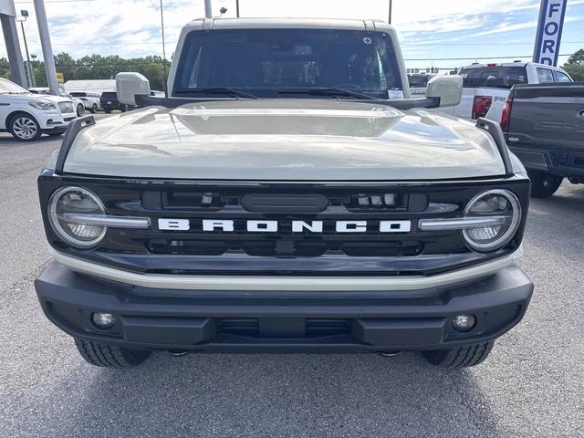 2026 Desert Sand Ford Bronco Outer Banks 4X4 SUV