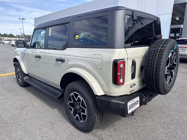 2026 Desert Sand Ford Bronco Outer Banks 4X4 SUV