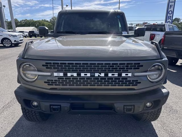 2026 Gray Ford Bronco Badlands 4X4 SUV