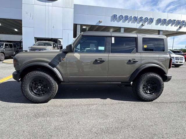 2026 Gray Ford Bronco Badlands 4X4 SUV