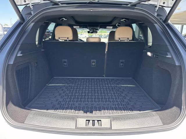 2022 White Metallic Lincoln Corsair Reserve AWD SUV