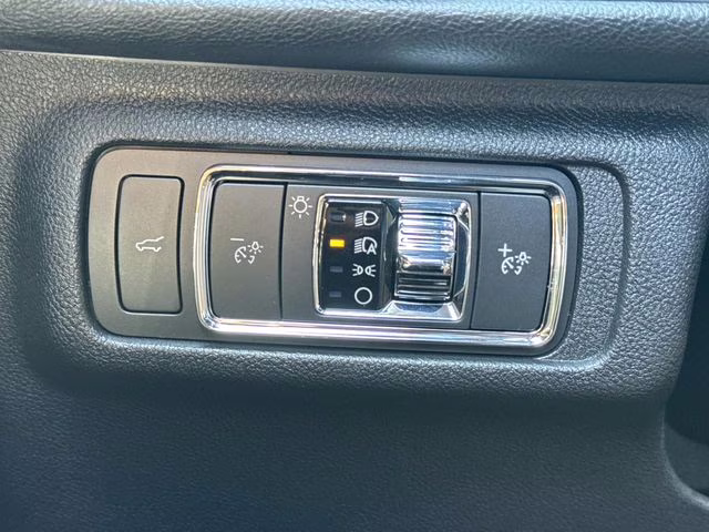 2022 White Metallic Lincoln Corsair Reserve AWD SUV