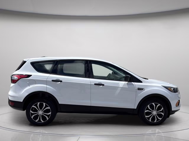 2018 Oxford White Ford Escape S FWD SUV