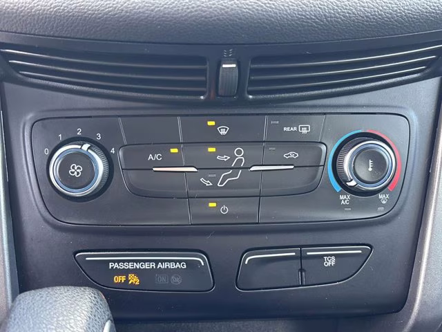 2018 Oxford White Ford Escape S FWD SUV