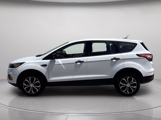 2018 Oxford White Ford Escape S FWD SUV