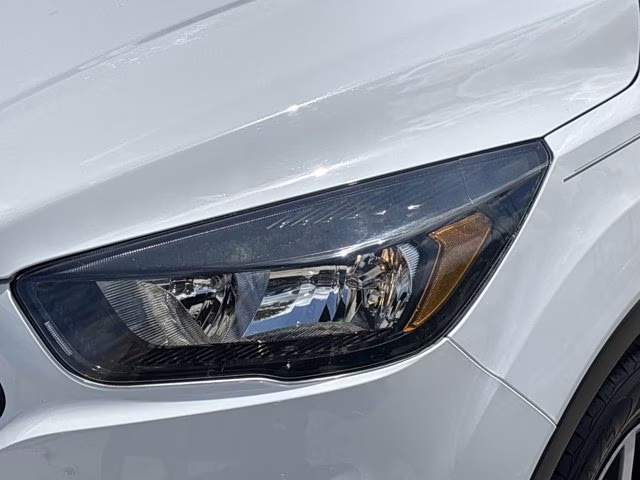 2018 Oxford White Ford Escape S FWD SUV