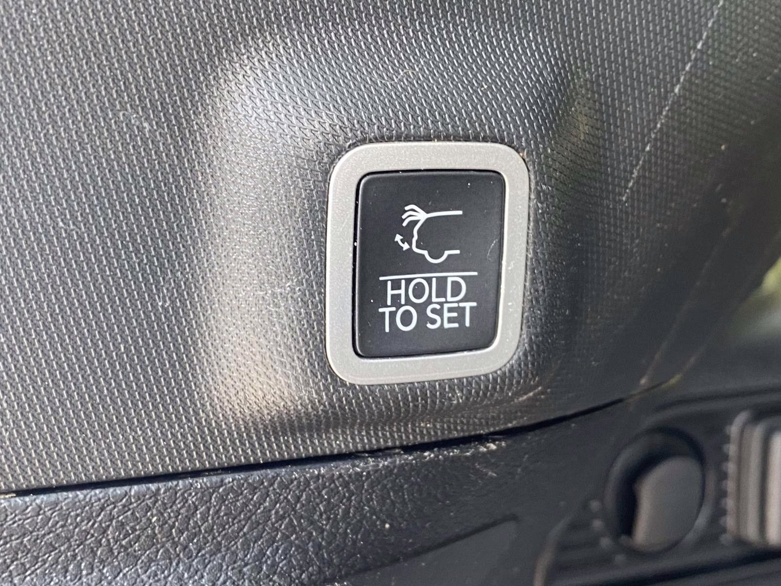 2023 Bright White Clearcoat Jeep Grand Cherokee Altitude RWD SUV