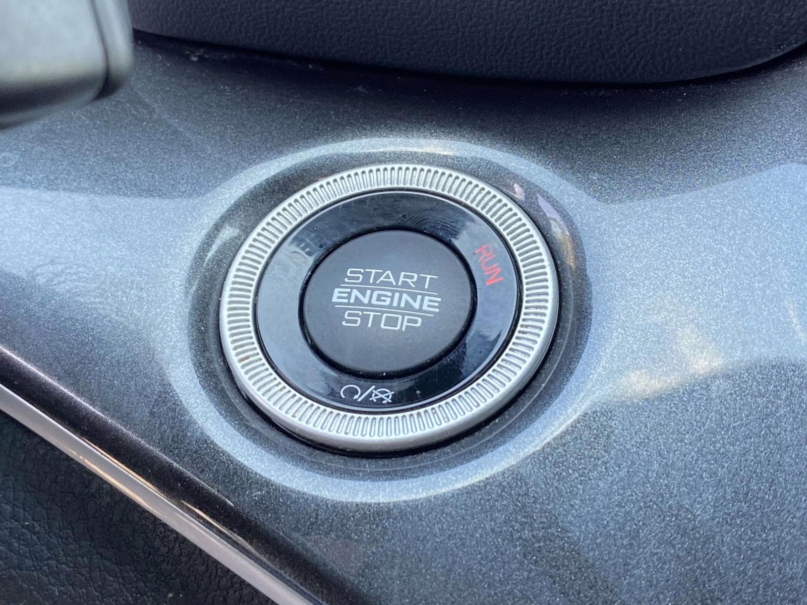 2023 Bright White Clearcoat Jeep Grand Cherokee Altitude RWD SUV