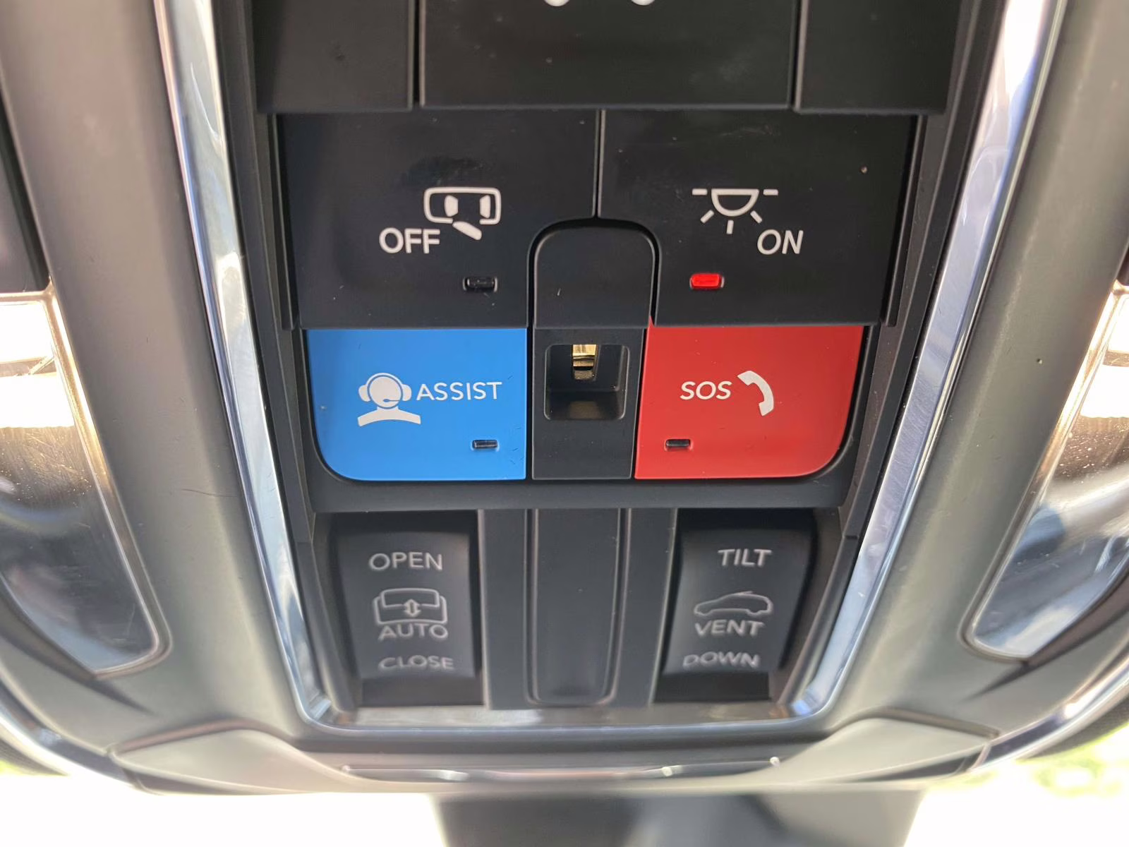 2023 Bright White Clearcoat Jeep Grand Cherokee Altitude RWD SUV