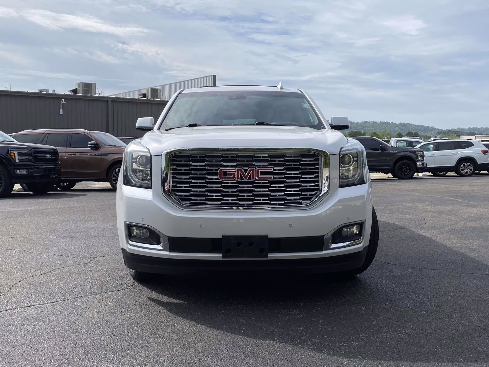 2019 White Frost Tricoat GMC Yukon XL Denali 4X4 SUV