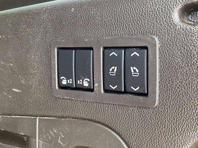 2019 White Frost Tricoat GMC Yukon XL Denali 4X4 SUV