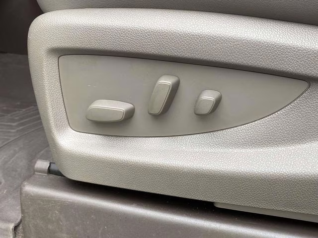 2019 White Frost Tricoat GMC Yukon XL Denali 4X4 SUV