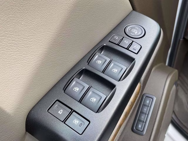 2019 White Frost Tricoat GMC Yukon XL Denali 4X4 SUV