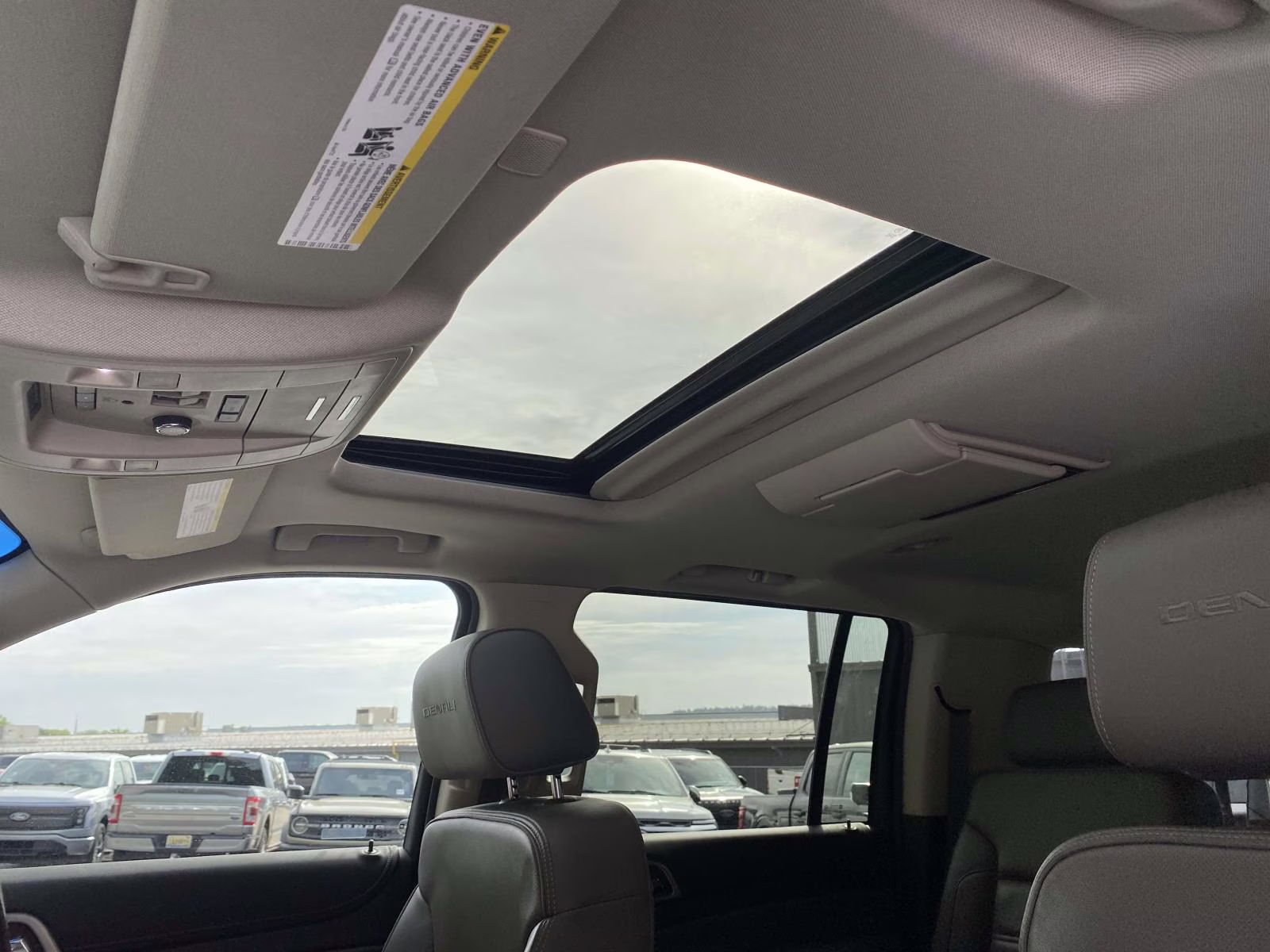 2019 White Frost Tricoat GMC Yukon XL Denali 4X4 SUV