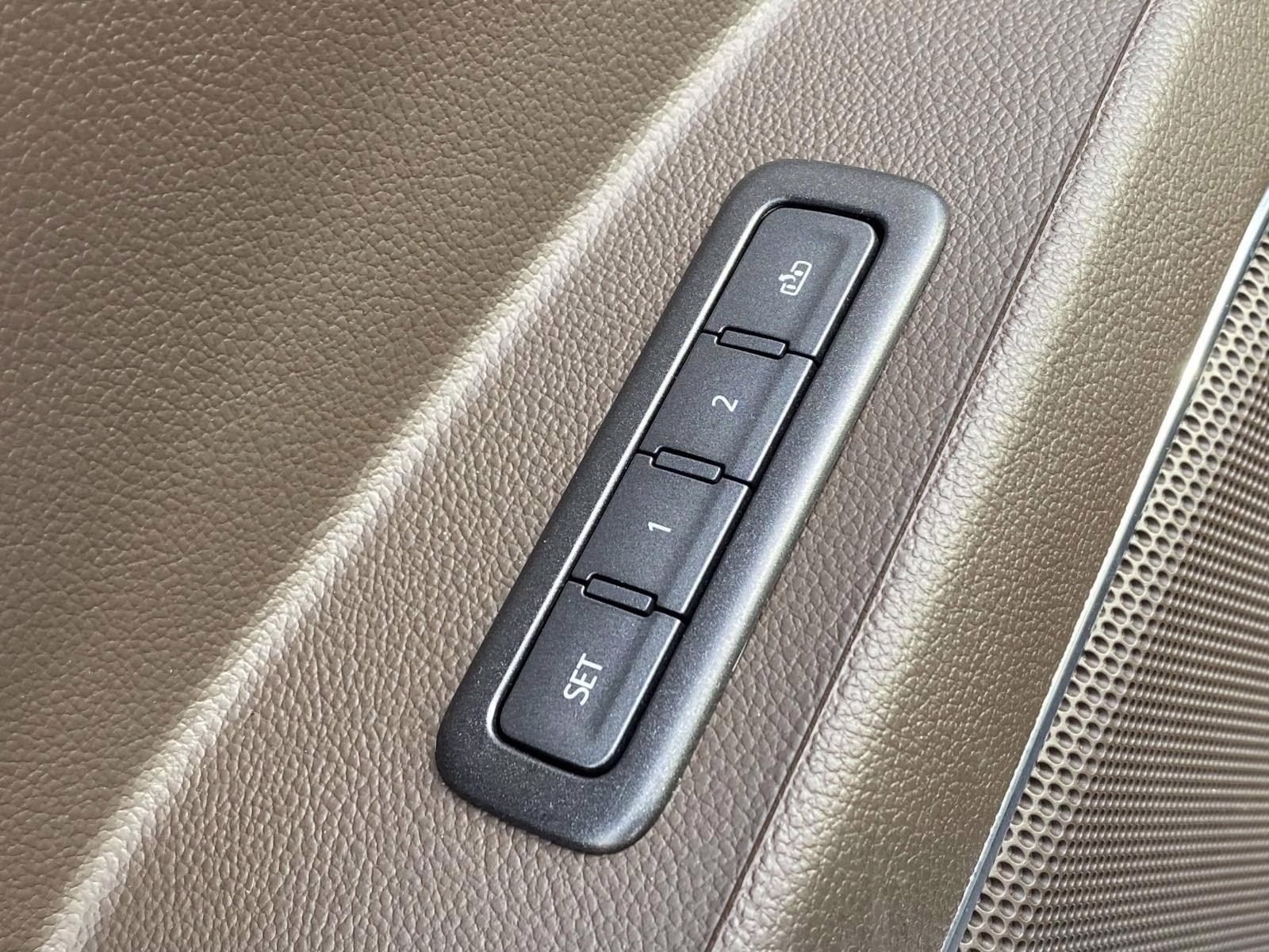 2019 White Frost Tricoat GMC Yukon XL Denali 4X4 SUV