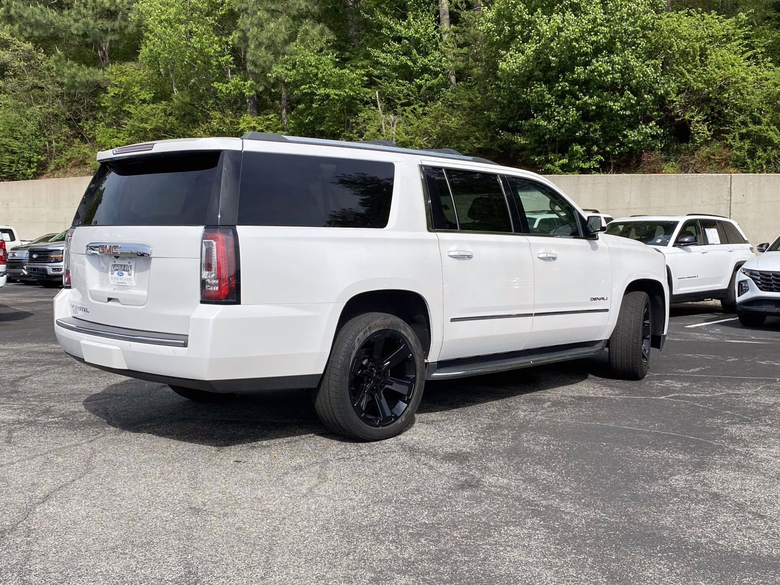 2019 White Frost Tricoat GMC Yukon XL Denali 4X4 SUV