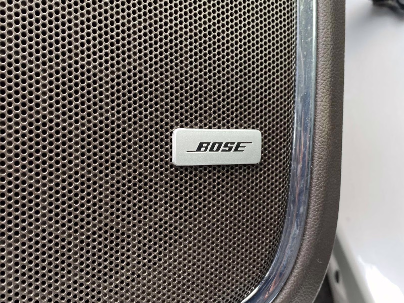 2019 White Frost Tricoat GMC Yukon XL Denali 4X4 SUV