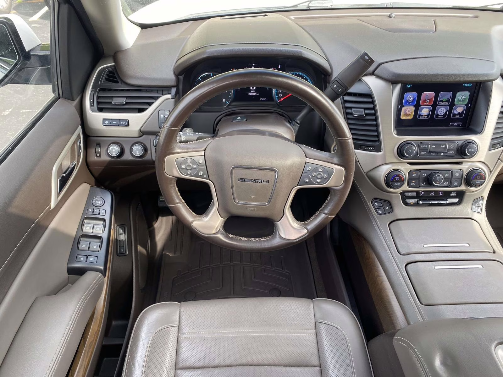 2019 White Frost Tricoat GMC Yukon XL Denali 4X4 SUV