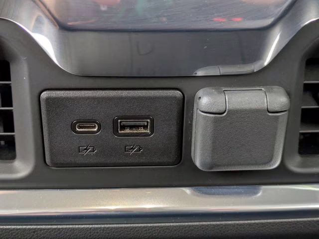 2022 Summit White GMC Sierra 1500 Limited SLT 4X4 Truck