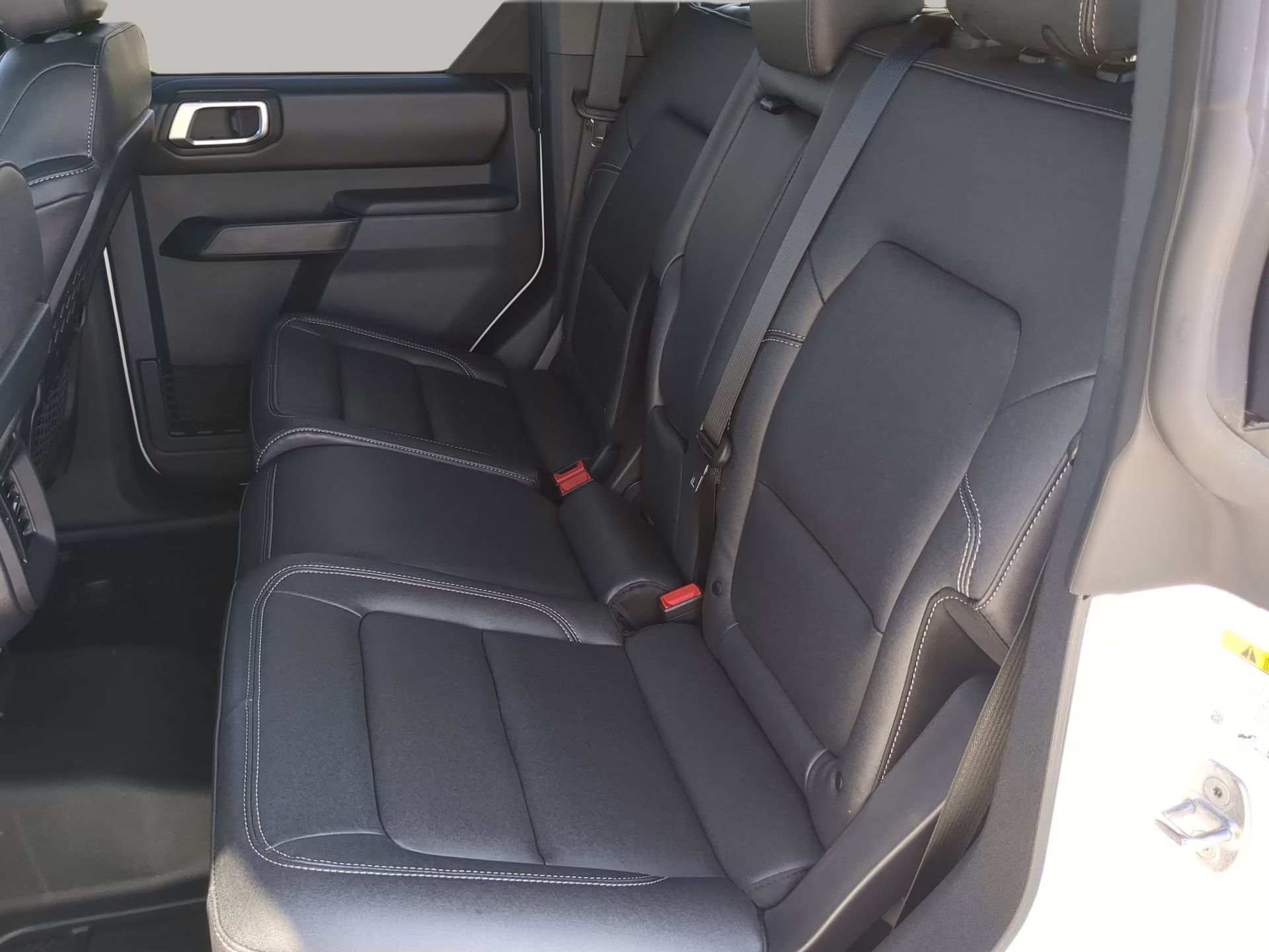 2026 Oxford White Ford Bronco Badlands 4X4 Convertible