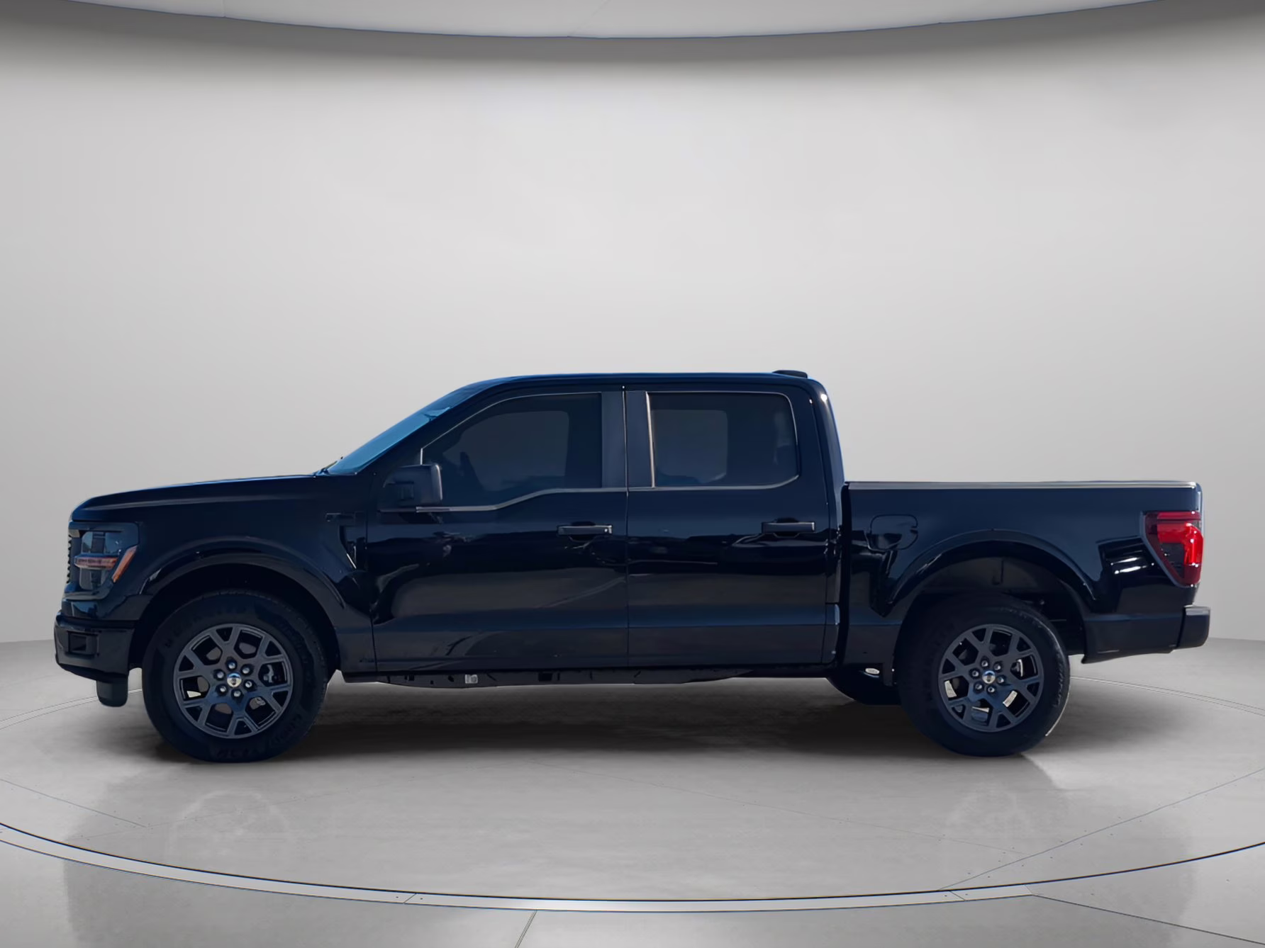 2026 Agate Black Metallic Ford F-150 STX Crew Cab Pickup RWD Truck